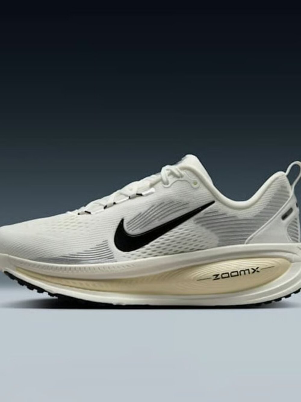 Nike Women's Coconut White Black Vomero 18 Athletic Running Shoes Size 6.5
